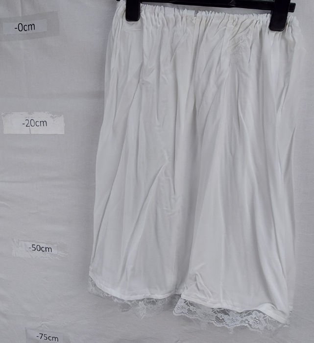 PETTICOAT WHITE