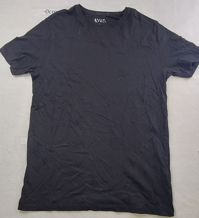 BLACK T-SHIRT