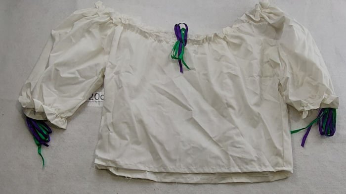 White crop top with ribbons
