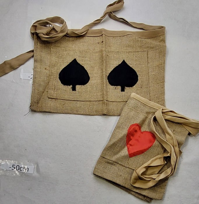 HESSIAN APRON HEARTS AND SPADES