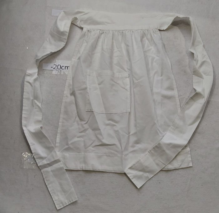 WHITE WAIST APRON WITH POCKET