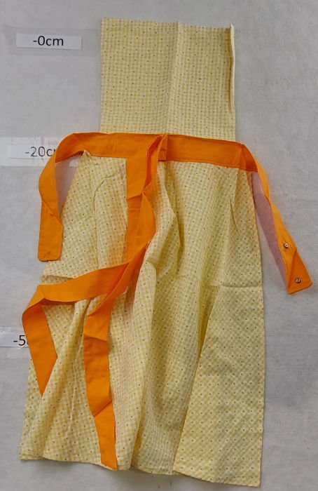 YELLOW APRON