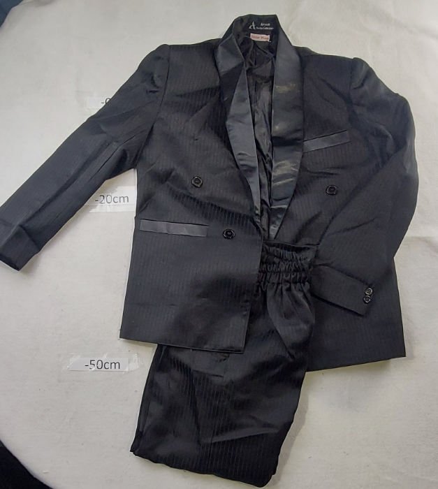 BLACK SUIT