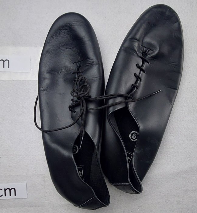 BLACK DANCE SHOES