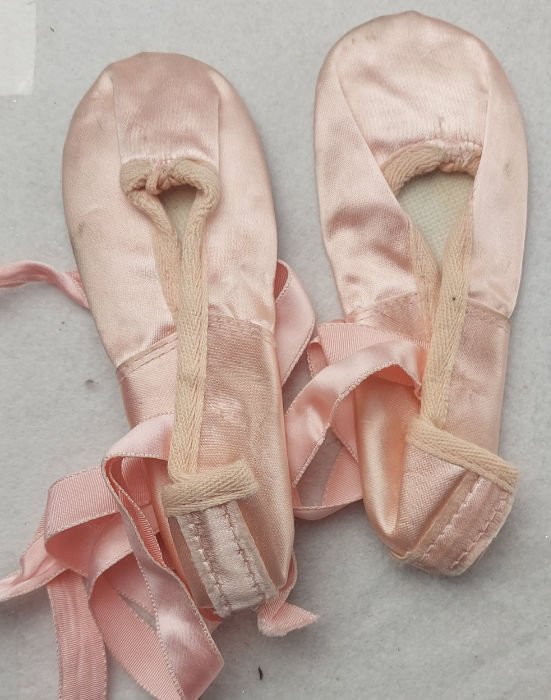SATIN BALLET SHOES