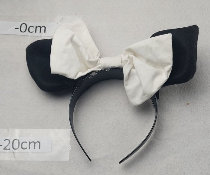 BLACK AND WHITE HEADBAND 