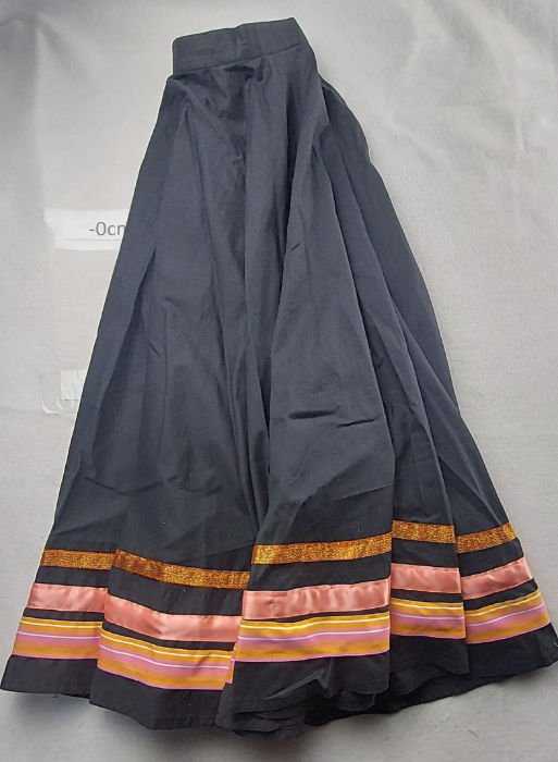 CHARACTER SKIRT